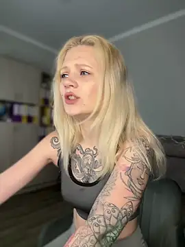 Snapshot of BlondeDoll_ chatting on 27, 2, 2026 BlondeDoll online show from 27, 2, 2026