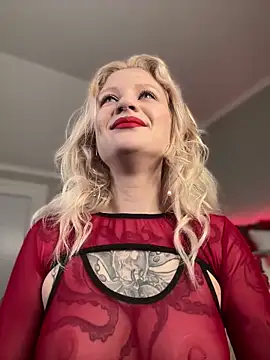 Snapshot of BlondeDoll_ chatting on 14, 2, 2026 BlondeDoll online show from 14, 2, 2026