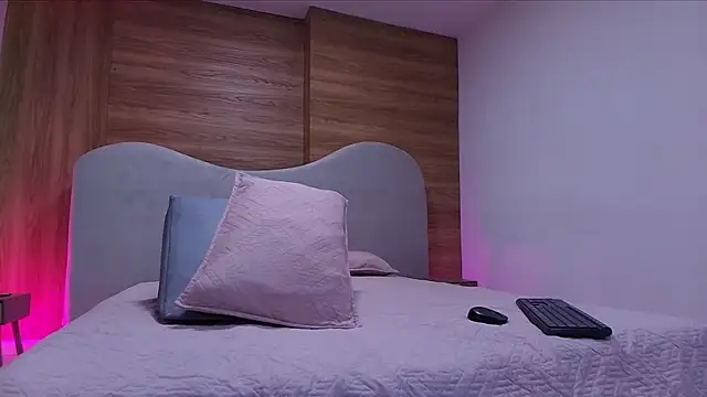 shaina adams online show from 15, 2, 2026