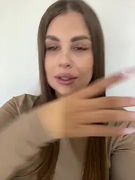 Snapshot of CutieLui_ chatting on 19, 2, 2026 CutieLui online show from 19, 2, 2026