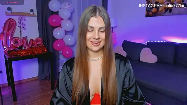 Snapshot of CutieLui_ chatting on 10, 2, 2026 CutieLui online show from 10, 2, 2026