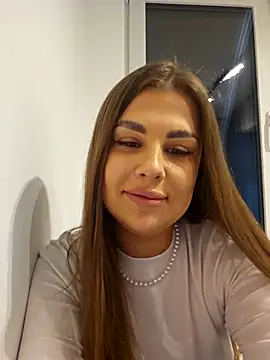 Snapshot of CutieLui_ chatting on 15, 2, 2026 CutieLui online show from 15, 2, 2026