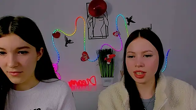 Snapshot of elis_sunny chatting on 13, 2, 2026 elis sunny online show from 13, 2, 2026