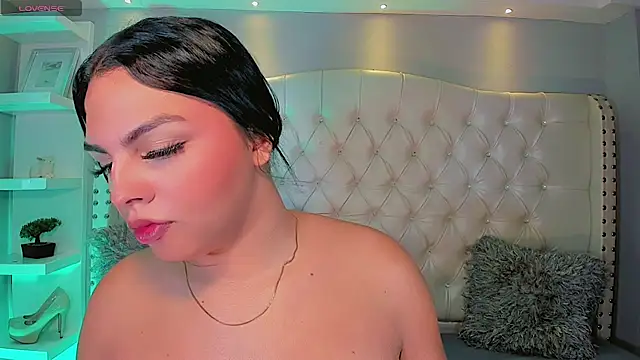 Snapshot of Maia_Hotts chatting on 8, 6, 2026 Maia Hotts online show from 8, 6, 2026