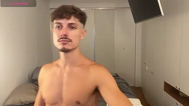 vitoraugustoxxx online show from 26, 2, 2026