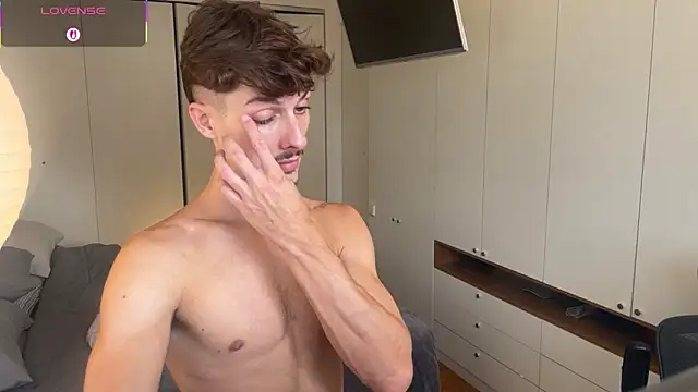 vitoraugustoxxx online show from 6, 3, 2026