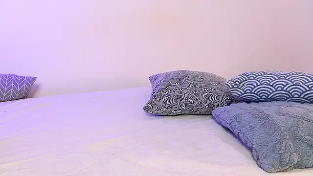 Luvtosin663 online show from 17, 4, 2026