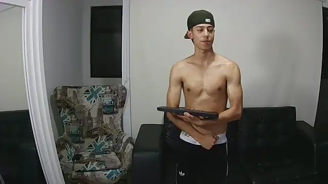 Snapshot of Matt_Jonnes chatting on 4, 2, 2026 Matt Jonnes online show from 4, 2, 2026