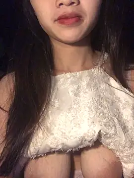 uyensexy online show from 10, 2, 2026