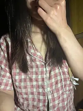 uyensexy online show from 5, 4, 2026