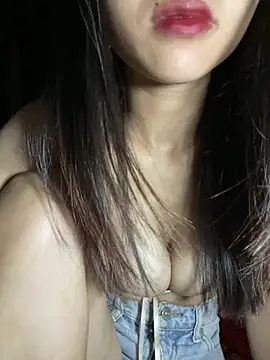 uyensexy online show from 17, 4, 2026