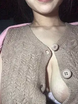 uyensexy online show from 6, 2, 2026