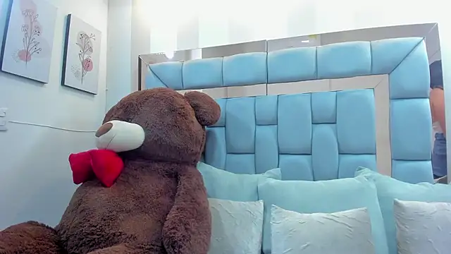 crystalstonee online show from 14, 2, 2026