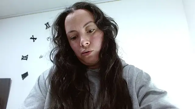 ElaMurray02 online show from 4, 2, 2026