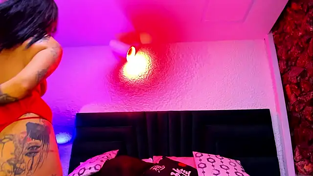 Dahliablack online show from 2, 4, 2026