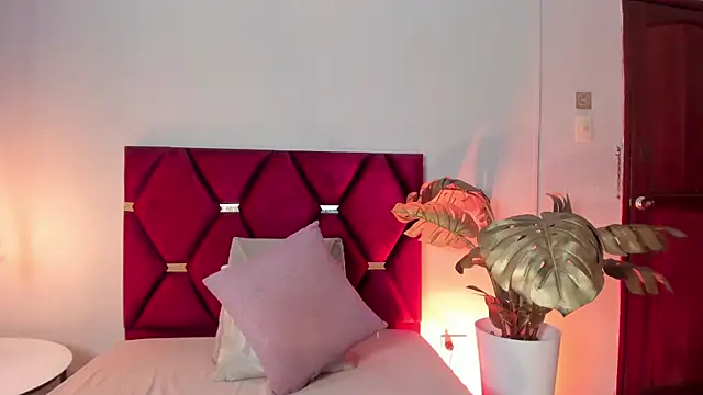 AnnaBroooks online show from 7, 2, 2026