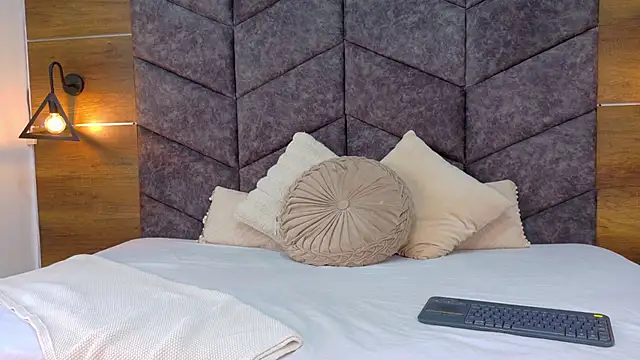 Snapshot of AnnieRouse__ chatting on 1, 3, 2026 AnnieRouse online show from 1, 3, 2026