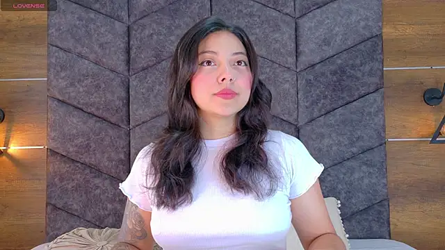 AnnieRouse   online show from 2, 4, 2026