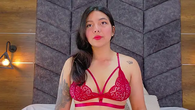 AnnieRouse   online show from 11, 3, 2026