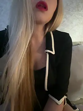 Snapshot of NikkiMis chatting on 19, 2, 2026 NikkiMis online show from 19, 2, 2026