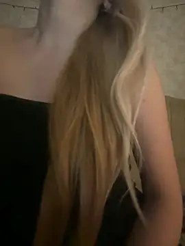 Snapshot of NikkiMis chatting on 10, 2, 2026 NikkiMis online show from 10, 2, 2026