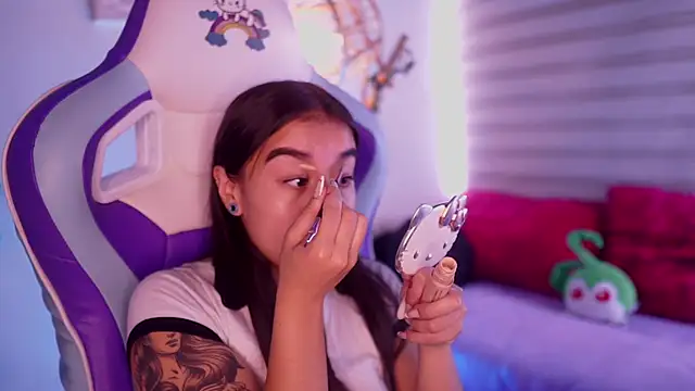 Snapshot of mavi_boo chatting on 13, 2, 2026 mavi boo online show from 13, 2, 2026