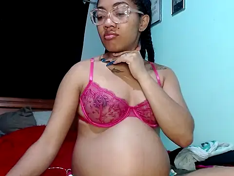 Sexy Supermomm online show from 13, 4, 2026