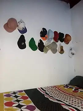 Snapshot of Leyder31 chatting on 2, 2, 2026 Leyder31 online show from 2, 2, 2026