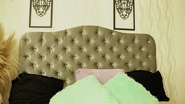 katt eyes  online show from 31, 3, 2026