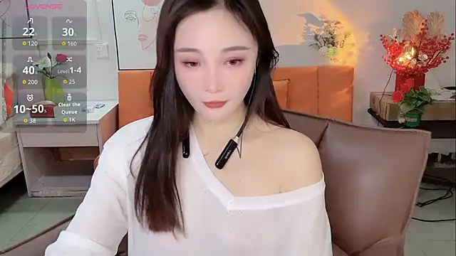 Lisa-295188 online show from 4, 2, 2026