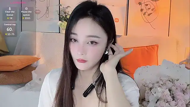 Lisa-295188 online show from 15, 4, 2026