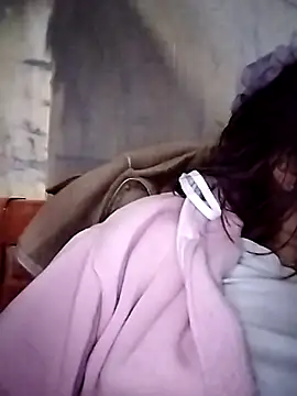 Ella-aa online show from 10, 3, 2026