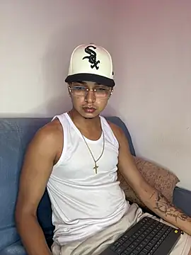 paulhot11 online show from 16, 4, 2026