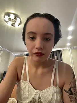 MiaTee online show from 3, 2, 2026