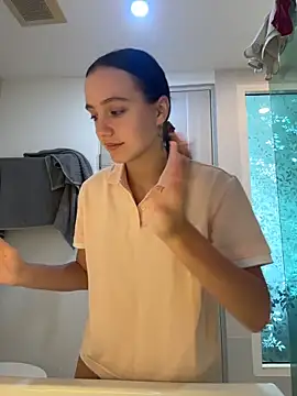 MiaTee online show from 25, 3, 2026