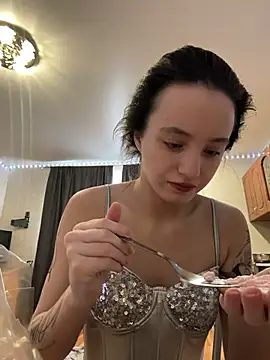 MiaTee online show from 1, 2, 2026