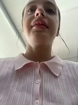 MiaTee online show from 12, 4, 2026