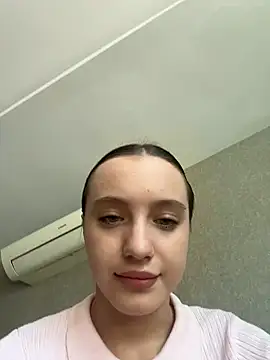 MiaTee online show from 11, 4, 2026