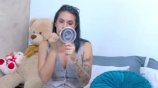 Snapshot of AndiVasquez chatting on 9, 7, 2026 AndiVasquez online show from 9, 7, 2026