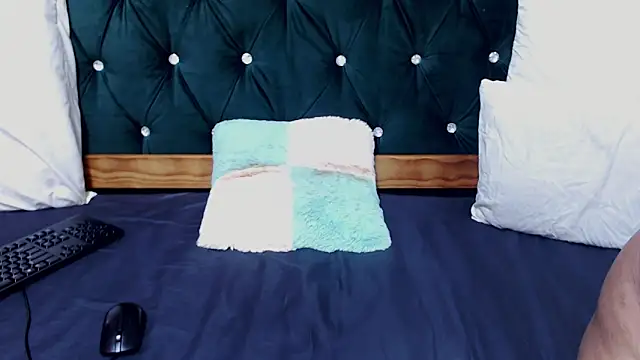 KittyGorgeousXX181 online show from 17, 5, 2026