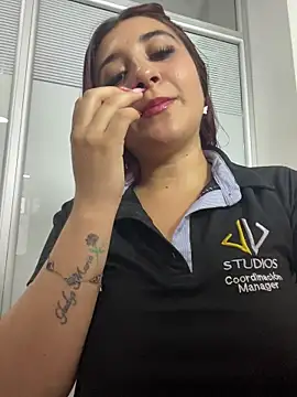 Nahomy Benett online show from 22, 2, 2026