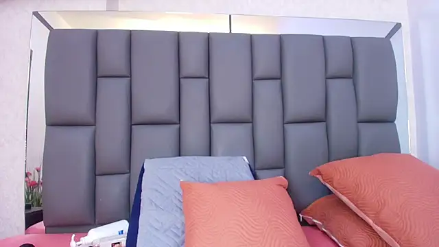 melany roberts  online show from 17, 4, 2026