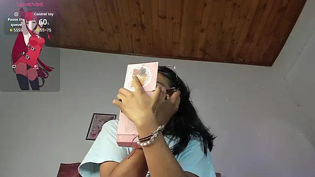 luna velveth online show from 27, 3, 2026