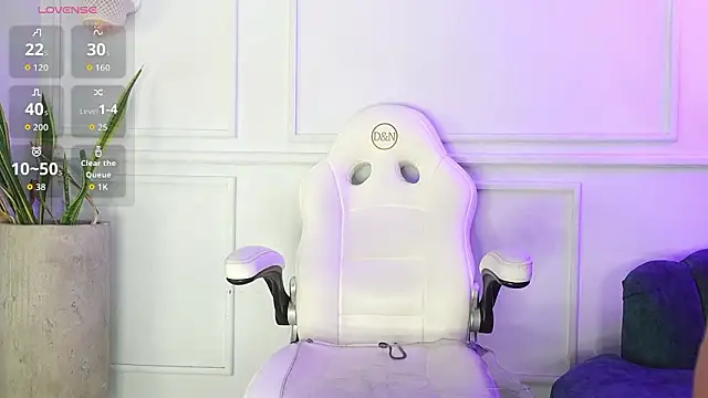 Lia Velez  online show from 7, 3, 2026