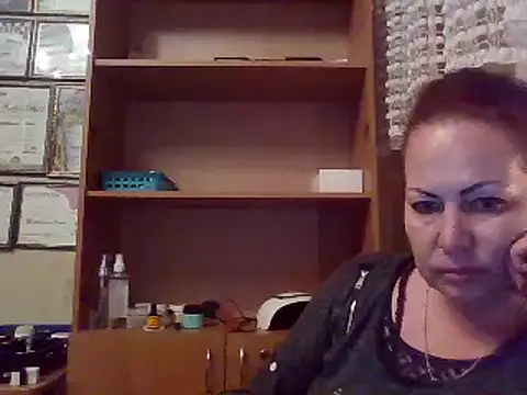 KrystalStyles online show from 5, 4, 2026