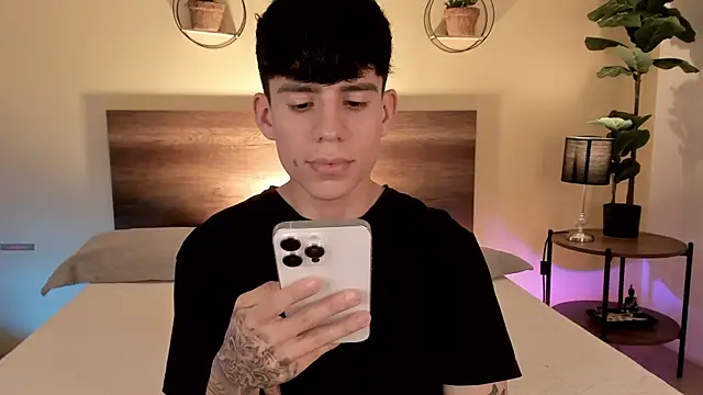 Angel eros  online show from 4, 2, 2026