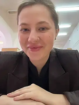 AsynaYuuki online show from 5, 3, 2026