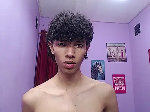 Snapshot of bigcock_twinks chatting on 25, 2, 2026 bigcock twinks online show from 25, 2, 2026