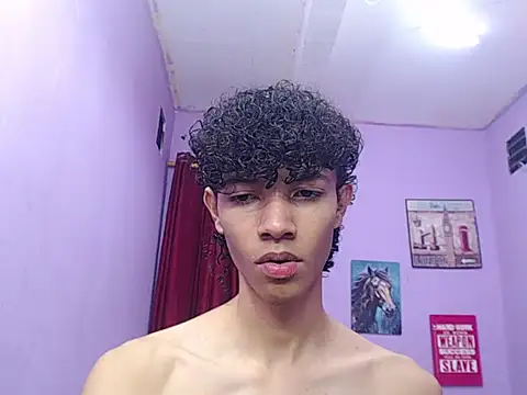 Snapshot of bigcock_twinks chatting on 27, 2, 2026 bigcock twinks online show from 27, 2, 2026