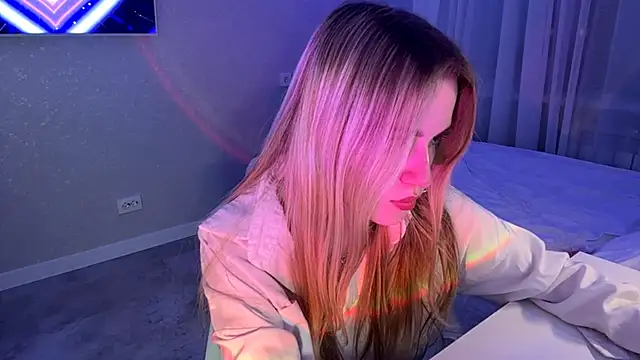 Between Eeys online show from 29, 3, 2026